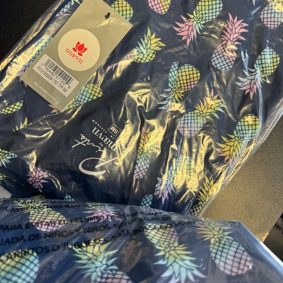 NWT Maevn navy multi color pineapple print scrub top - Picture 10 of 11